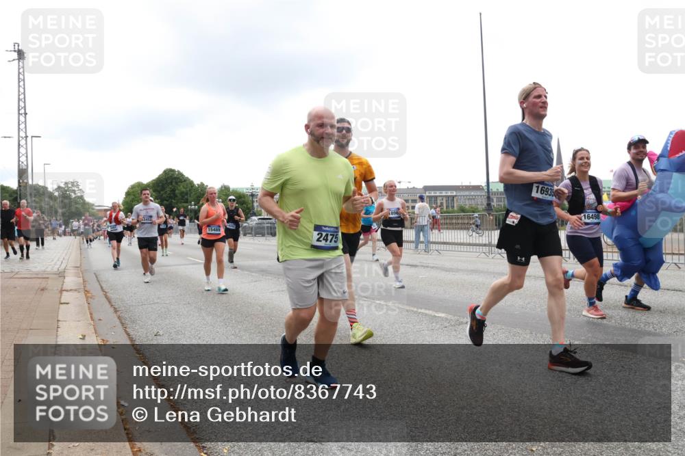 29.06.2025 - hella hamburg halbmarathon Lena Gebhardt http://msf.ph/oto/8367743 29.06.2025 10:48:40 Lombardsbrücke 15489, 18282, 2475, 169356, 16498, 1142, 1167, 1584, 1645, 2037, 2160, 2195, 2418, 2437, 2438, 2475, 2627, 2716, 2756, 2792, 2909, 3215, 3224, 3320, 3504, 3661, 3933, 4588, 5010, 5479, 5480, 5585, 5781, 6015, 6143, 6437, 7062, 7203, 7532, 7947, 7948, 8461, 8719, 8760, 8948, 9552, 9775, 9787, 9921, 10059, 10145, 10204, 10366, 10524, 10654, 10656, 11364, 11365, 13814, 13845, 15715, 16498, 16499, 16701 meine-sportfotos.de
