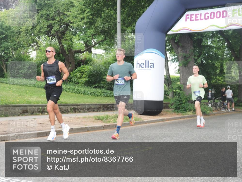 29.06.2025 - hella hamburg halbmarathon KatJ http://msf.ph/oto/8367766 29.06.2025 10:23:13 Zwischen KM18-KM19 5550, 7901 meine-sportfotos.de