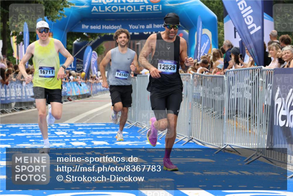 29.06.2025 - hella hamburg halbmarathon Strokosch-Dieckow http://msf.ph/oto/8367783 29.06.2025 10:28:20 Ziel 3075, 5328, 7389, 12529, 14140, 16711 meine-sportfotos.de