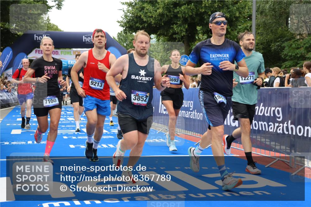 29.06.2025 - hella hamburg halbmarathon Strokosch-Dieckow http://msf.ph/oto/8367789 29.06.2025 10:50:00 Ziel 1216, 1321, 1507, 2020, 2540, 3562, 3692, 3852, 7100, 7657, 8313, 8454, 9031, 9213, 9303, 9491, 9965, 12203, 12271, 12527, 12733, 13225, 13282, 13758, 14257, 16403, 16716, 16732, 16887, 18228, 18657, 18658, 18884, 19112 meine-sportfotos.de