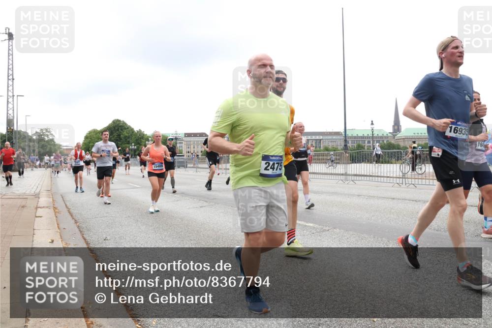 29.06.2025 - hella hamburg halbmarathon Lena Gebhardt http://msf.ph/oto/8367794 29.06.2025 10:48:40 Lombardsbrücke 15489, 2475, 16935, 164, 1142, 1167, 1584, 1645, 2037, 2160, 2195, 2418, 2437, 2438, 2475, 2627, 2716, 2756, 2792, 2909, 3215, 3224, 3320, 3504, 3661, 3933, 4588, 5010, 5479, 5480, 5585, 5781, 6015, 6143, 6437, 7062, 7203, 7532, 7947, 7948, 8461, 8719, 8760, 8948, 9552, 9775, 9787, 9921, 10059, 10145, 10204, 10366, 10524, 10654, 10656, 11364, 11365, 13814, 13845, 15715, 16498, 16499, 16701 meine-sportfotos.de
