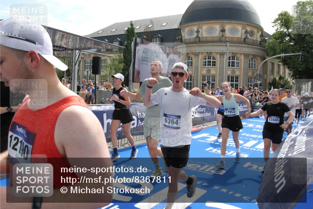 29.06.2025 - hella hamburg halbmarathon Michael Strokosch http://msf.ph/oto/8367811 29.06.2025 11:32:13 Ziel 3345, 3396, 3397, 4433, 4953, 5075, 6312, 6315, 6364, 10470, 10674, 11237, 11662, 12190, 12851, 12864, 13485, 14273, 15071, 15603, 17291, 17953, 18433, 18823 meine-sportfotos.de