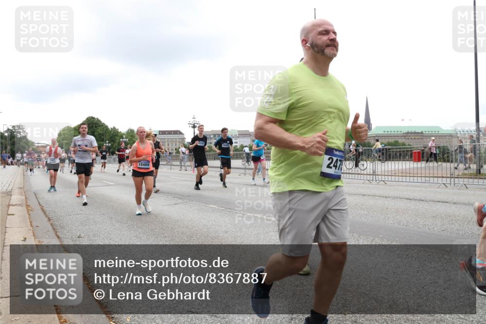 29.06.2025 - hella hamburg halbmarathon Lena Gebhardt http://msf.ph/oto/8367887 29.06.2025 10:48:40 Lombardsbrücke 15489, 16701, 95181, 2470, 1142, 1167, 1584, 1645, 2037, 2160, 2195, 2418, 2437, 2438, 2475, 2627, 2716, 2756, 2792, 2909, 3215, 3224, 3320, 3504, 3661, 3933, 4588, 5010, 5479, 5480, 5585, 5781, 6015, 6143, 6437, 7062, 7203, 7532, 7947, 7948, 8461, 8719, 8760, 8948, 9552, 9775, 9787, 9921, 10059, 10145, 10204, 10366, 10524, 10654, 10656, 11364, 11365, 13814, 13845, 15715, 16498, 16499, 16701 meine-sportfotos.de