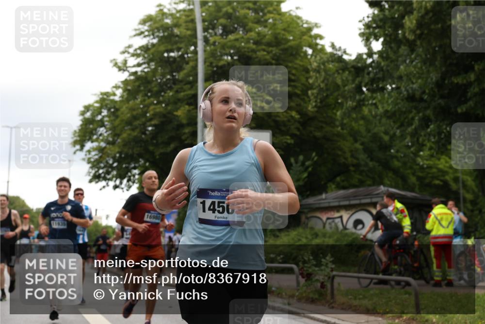 29.06.2025 - hella hamburg halbmarathon Yannick Fuchs http://msf.ph/oto/8367918 29.06.2025 10:53:26 20KM 2348, 2584, 2780, 2957, 2978, 3114, 3279, 3425, 3983, 4088, 4238, 4592, 4796, 5885, 6087, 6220, 6438, 7031, 7223, 7287, 9985, 10488, 10587, 10759, 10896, 10943, 11018, 11757, 11935, 11938, 12206, 12261, 12564, 12736, 12779, 12862, 13583, 13706, 13761, 14567, 14732, 14902, 14928, 14965, 15232, 15284, 15785, 16227, 16341, 16754, 16910, 16915, 16980, 17176, 17304, 17503, 17630, 18467, 18485, 18716, 18855, 19015, 19160 meine-sportfotos.de