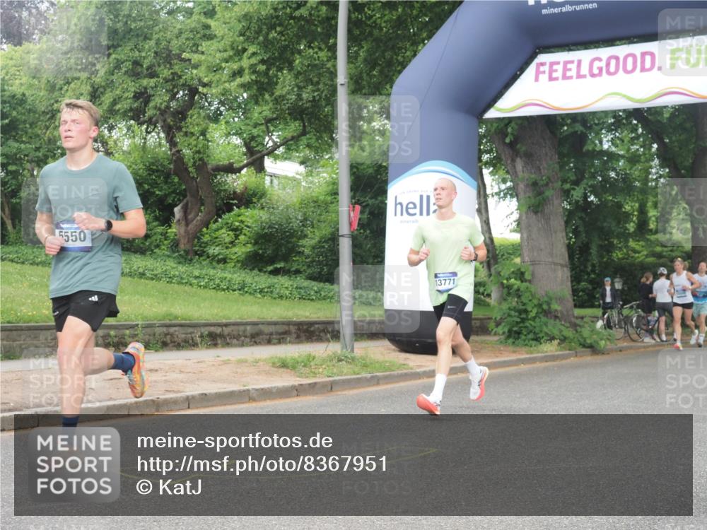 29.06.2025 - hella hamburg halbmarathon KatJ http://msf.ph/oto/8367951 29.06.2025 10:23:14 Zwischen KM18-KM19 5550, 7901 meine-sportfotos.de