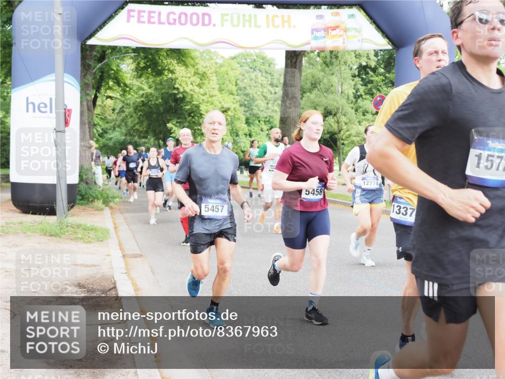 29.06.2025 - hella hamburg halbmarathon MichiJ http://msf.ph/oto/8367963 29.06.2025 10:44:13 Zwischen KM18-KM19 1715, 1833, 2025, 2488, 3093, 3413, 3859, 4426, 4467, 5457, 5458, 12774, 13376, 15189, 15584, 15726, 16093, 16830, 17769, 18966 meine-sportfotos.de