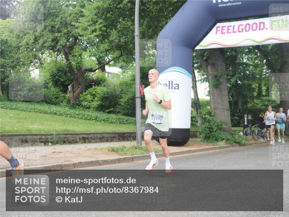 29.06.2025 - hella hamburg halbmarathon KatJ http://msf.ph/oto/8367984 29.06.2025 10:23:14 Zwischen KM18-KM19 5550, 7901 meine-sportfotos.de