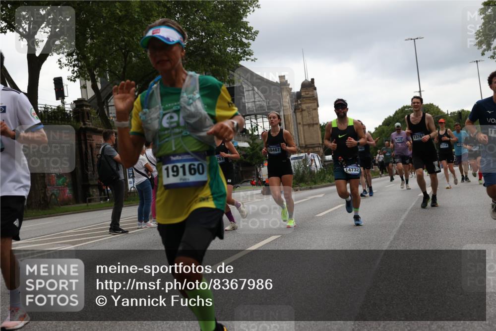 29.06.2025 - hella hamburg halbmarathon Yannick Fuchs http://msf.ph/oto/8367986 29.06.2025 10:53:27 20KM 2348, 2584, 2780, 3114, 3279, 3425, 3983, 4088, 4238, 4592, 4796, 5885, 6087, 6220, 6438, 7031, 7223, 7287, 8030, 9985, 10488, 10587, 10759, 10896, 10943, 11018, 11757, 11935, 11938, 12206, 12261, 12564, 12736, 12779, 12862, 13583, 13706, 13761, 14567, 14732, 14902, 14928, 14965, 15232, 15284, 15785, 16227, 16341, 16530, 16754, 16910, 16915, 16980, 17176, 17304, 17503, 17630, 18467, 18485, 18716, 18855, 19015, 19160 meine-sportfotos.de
