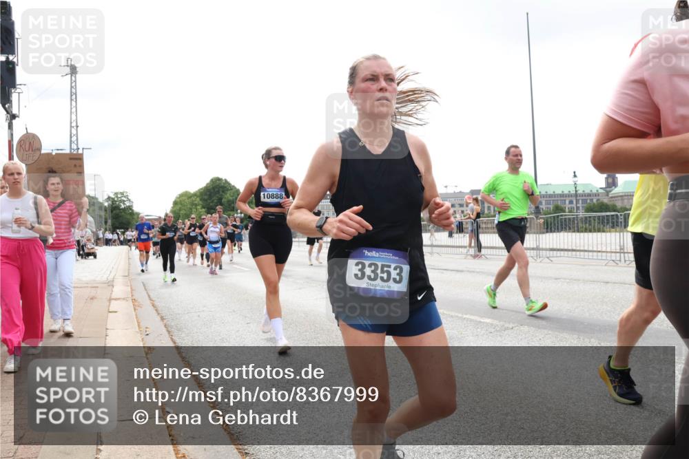 29.06.2025 - hella hamburg halbmarathon Lena Gebhardt http://msf.ph/oto/8367999 29.06.2025 10:39:34 Lombardsbrücke 10888, 3353, 1760, 1856, 1883, 2092, 2313, 2571, 2574, 2578, 2843, 2893, 2976, 2998, 3046, 3275, 3353, 3727, 4298, 4523, 4603, 4609, 4659, 4752, 4855, 4882, 5045, 5701, 6321, 6342, 6343, 6427, 6428, 6611, 6719, 6726, 6739, 6748, 7053, 7125, 7199, 7341, 7429, 7501, 7506, 7524, 7589, 7684, 7815, 8203, 8243, 8457, 8612, 8995, 9393, 9420, 9446, 9569, 9698, 9747, 9777, 10001, 10315, 10441, 10512, 10516 meine-sportfotos.de