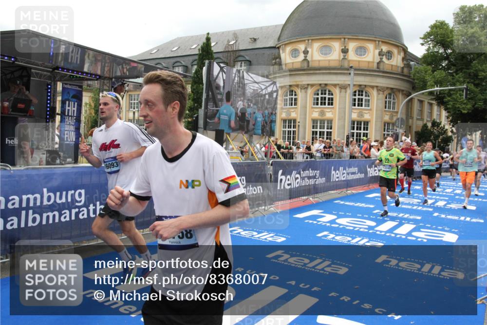 29.06.2025 - hella hamburg halbmarathon Michael Strokosch http://msf.ph/oto/8368007 29.06.2025 10:57:35 Ziel 1239, 2236, 2652, 3435, 4502, 5015, 5134, 5457, 5458, 5728, 6281, 6302, 8393, 12144, 13245, 14571, 15695, 16093, 17758 meine-sportfotos.de