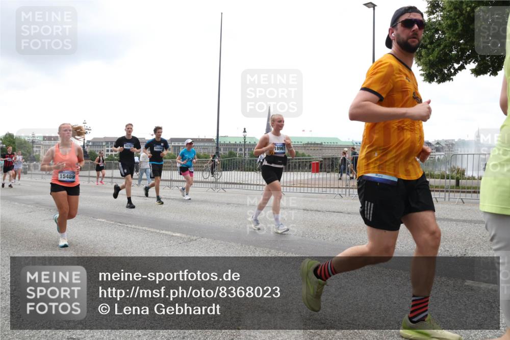 29.06.2025 - hella hamburg halbmarathon Lena Gebhardt http://msf.ph/oto/8368023 29.06.2025 10:48:41 Lombardsbrücke 15489, 1670, 18496, 18967, 1142, 1167, 1584, 1645, 2037, 2160, 2195, 2437, 2438, 2475, 2627, 2716, 2756, 2792, 2909, 3215, 3224, 3320, 3504, 3661, 3933, 4588, 5010, 5479, 5480, 5585, 5781, 6015, 6143, 6437, 6566, 7062, 7203, 7532, 7947, 7948, 8461, 8719, 8760, 8948, 9552, 9775, 9787, 10059, 10145, 10204, 10366, 10524, 10654, 10656, 11364, 11365, 13814, 13845, 15715, 16498, 16499, 16701 meine-sportfotos.de
