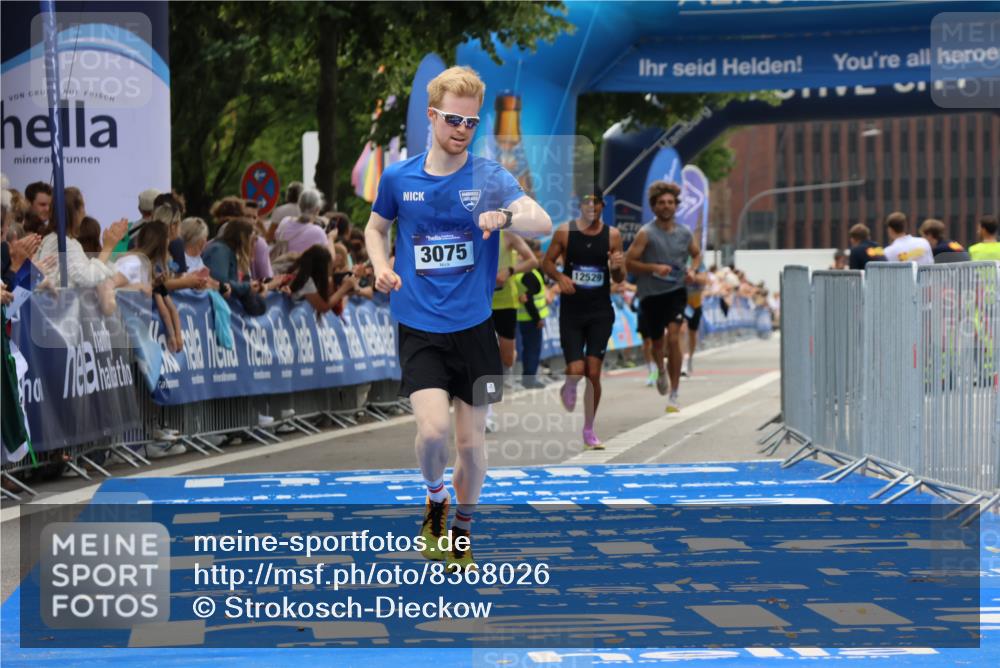 29.06.2025 - hella hamburg halbmarathon Strokosch-Dieckow http://msf.ph/oto/8368026 29.06.2025 10:28:16 Ziel 3075, 7389, 12529, 14140, 16711 meine-sportfotos.de