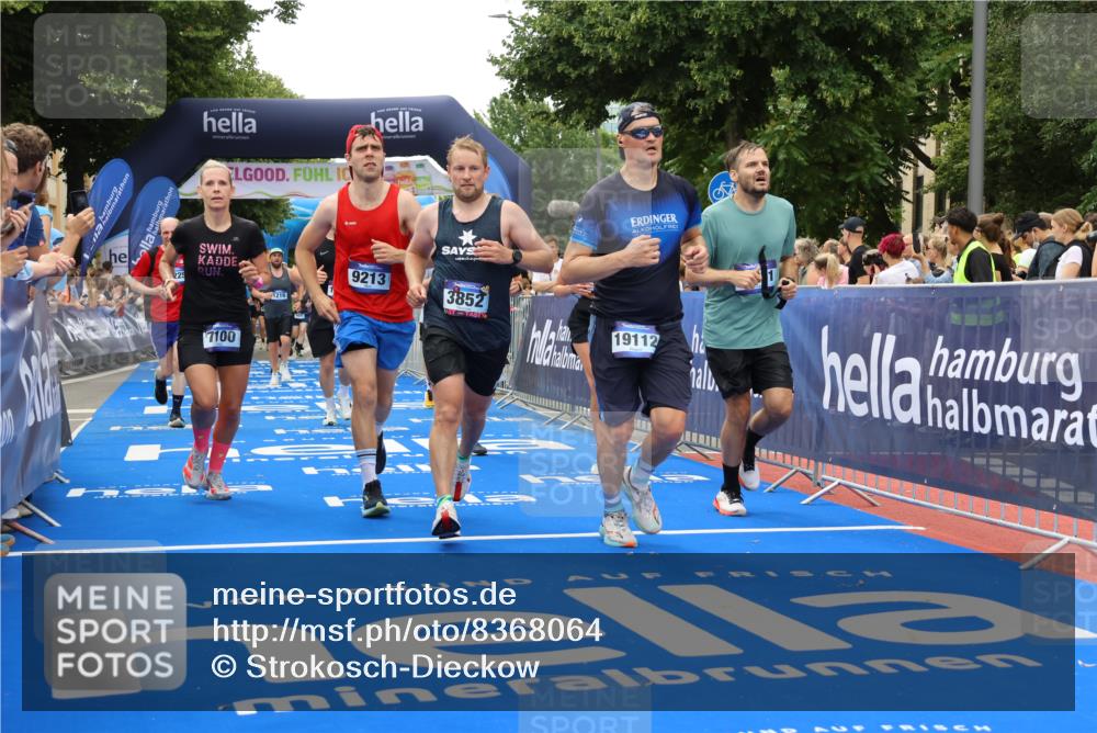 29.06.2025 - hella hamburg halbmarathon Strokosch-Dieckow http://msf.ph/oto/8368064 29.06.2025 10:49:59 Ziel 1216, 1321, 1507, 2020, 2540, 3562, 3692, 3852, 7100, 7657, 8454, 8455, 9031, 9213, 9303, 9491, 9965, 12203, 12271, 12527, 12733, 13225, 13758, 14257, 16403, 16716, 16732, 16887, 18228, 18657, 18658, 18884, 19112 meine-sportfotos.de