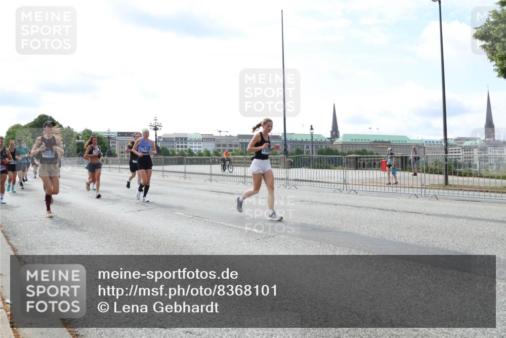 29.06.2025 - hella hamburg halbmarathon Lena Gebhardt http://msf.ph/oto/8368101 29.06.2025 10:14:40 Lombardsbrücke 288, 16167, 17975, 15875, 1071, 1406, 1728, 2046, 2494, 2601, 2690, 2990, 3020, 3025, 3154, 3454, 3691, 3756, 3834, 3939, 5191, 5608, 5670, 5981, 6028, 6083, 6089, 6366, 6935, 7195, 7209, 7439, 7442, 7802, 7840, 7991, 8001, 8055, 8147, 8239, 8409, 8522, 8755, 8854, 8892, 9173, 9556, 9663, 9709, 9845, 10224, 10391, 10610, 10963, 12467, 13237, 13285, 14488, 16126 meine-sportfotos.de