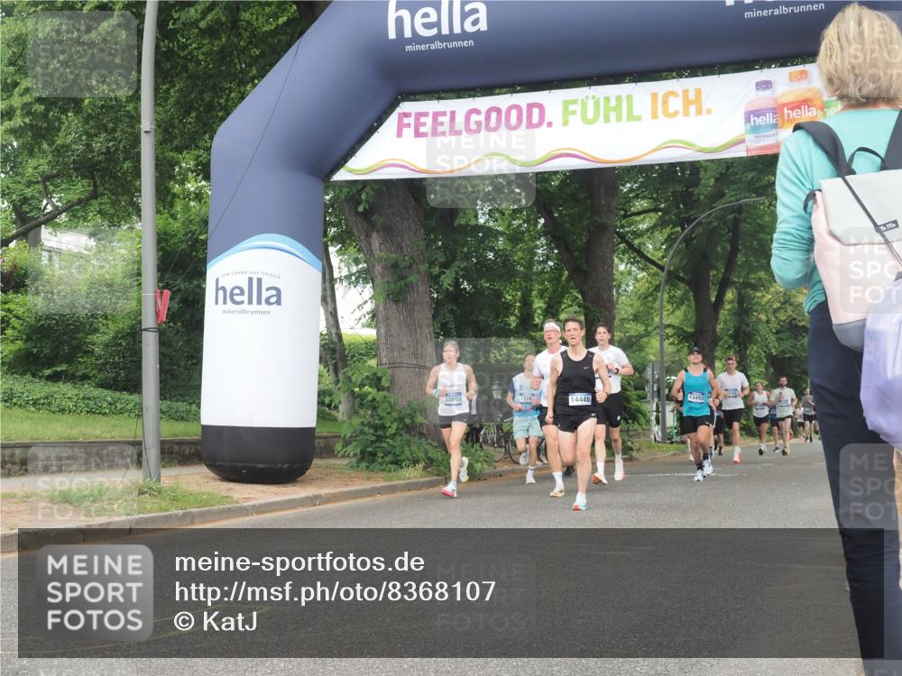 29.06.2025 - hella hamburg halbmarathon KatJ http://msf.ph/oto/8368107 29.06.2025 10:23:16 Zwischen KM18-KM19 5550, 7628, 7901 meine-sportfotos.de