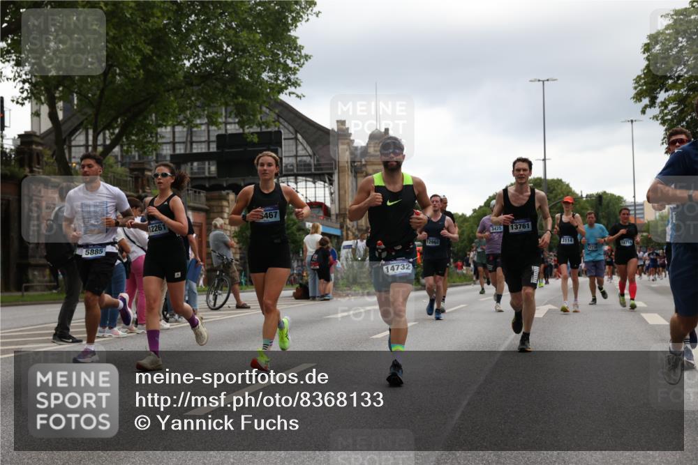 29.06.2025 - hella hamburg halbmarathon Yannick Fuchs http://msf.ph/oto/8368133 29.06.2025 10:53:27 20KM 2348, 2584, 2780, 3114, 3279, 3425, 3983, 4088, 4238, 4592, 4796, 5885, 6087, 6220, 6438, 7031, 7223, 7287, 8030, 9985, 10488, 10587, 10759, 10896, 10943, 11018, 11757, 11935, 11938, 12206, 12261, 12564, 12736, 12779, 12862, 13583, 13706, 13761, 14567, 14732, 14902, 14928, 14965, 15232, 15284, 15785, 16227, 16341, 16530, 16754, 16910, 16915, 16980, 17176, 17304, 17503, 17630, 18467, 18485, 18716, 18855, 19015, 19160 meine-sportfotos.de