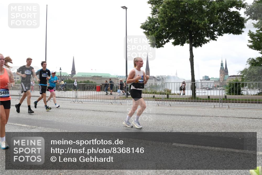 29.06.2025 - hella hamburg halbmarathon Lena Gebhardt http://msf.ph/oto/8368146 29.06.2025 10:48:42 Lombardsbrücke 5489, 16701, 18496, 5967, 1142, 1167, 1584, 1645, 2160, 2195, 2437, 2438, 2475, 2627, 2716, 2756, 2792, 2909, 3215, 3224, 3320, 3504, 3661, 4588, 5010, 5479, 5480, 5585, 5781, 6015, 6143, 6437, 6566, 7062, 7203, 7532, 7947, 7948, 8461, 8719, 8760, 8948, 9552, 9775, 9787, 10059, 10145, 10204, 10366, 10524, 10654, 10656, 11000, 11364, 11365, 13814, 13845, 15715, 16498, 16499, 16701 meine-sportfotos.de