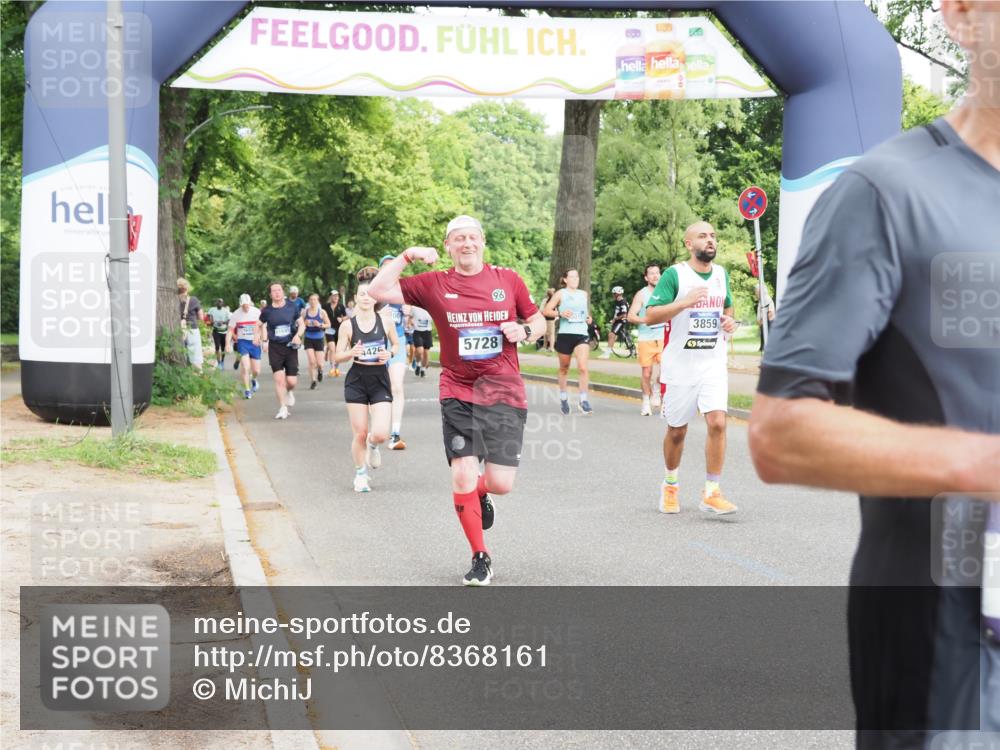 29.06.2025 - hella hamburg halbmarathon MichiJ http://msf.ph/oto/8368161 29.06.2025 10:44:15 Zwischen KM18-KM19 1200, 1833, 2025, 2488, 3093, 3413, 3859, 4426, 5015, 5457, 5458, 5728, 12773, 12774, 13376, 15189, 15584, 15726, 16830, 17769, 18966 meine-sportfotos.de