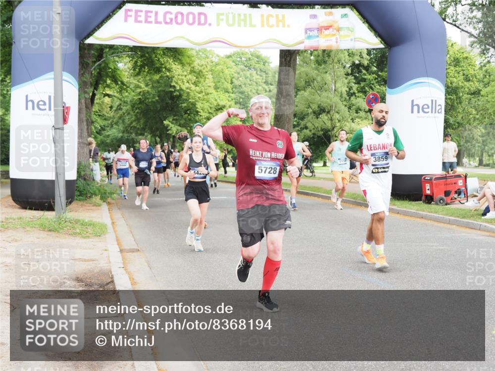 29.06.2025 - hella hamburg halbmarathon MichiJ http://msf.ph/oto/8368194 29.06.2025 10:44:15 Zwischen KM18-KM19 1200, 1833, 2025, 2488, 3093, 3413, 3859, 4426, 5015, 5457, 5458, 5728, 12773, 12774, 13376, 15189, 15584, 15726, 16830, 17769, 18966 meine-sportfotos.de
