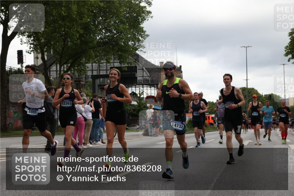 29.06.2025 - hella hamburg halbmarathon Yannick Fuchs http://msf.ph/oto/8368208 29.06.2025 10:53:28 20KM 2348, 2780, 3114, 3279, 3425, 3983, 4088, 4238, 4796, 4986, 5885, 6087, 6220, 6438, 7031, 7223, 7287, 8030, 8807, 9985, 10488, 10587, 10896, 10943, 11018, 11114, 11757, 11935, 11938, 12206, 12261, 12564, 12736, 12779, 12862, 13583, 13706, 13761, 14567, 14732, 14902, 14928, 14965, 15232, 15284, 15785, 16227, 16530, 16754, 16910, 16915, 16980, 17176, 17304, 17503, 17630, 18467, 18485, 18716, 18855, 19015, 19160 meine-sportfotos.de