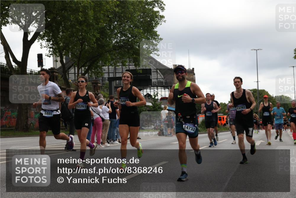 29.06.2025 - hella hamburg halbmarathon Yannick Fuchs http://msf.ph/oto/8368246 29.06.2025 10:53:28 20KM 2348, 2780, 3114, 3279, 3425, 3983, 4088, 4238, 4796, 4986, 5885, 6087, 6220, 6438, 7031, 7223, 7287, 8030, 8807, 9985, 10488, 10587, 10896, 10943, 11018, 11114, 11757, 11935, 11938, 12206, 12261, 12564, 12736, 12779, 12862, 13583, 13706, 13761, 14567, 14732, 14902, 14928, 14965, 15232, 15284, 15785, 16227, 16530, 16754, 16910, 16915, 16980, 17176, 17304, 17503, 17630, 18467, 18485, 18716, 18855, 19015, 19160 meine-sportfotos.de