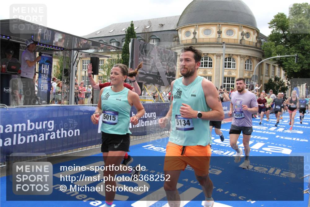 29.06.2025 - hella hamburg halbmarathon Michael Strokosch http://msf.ph/oto/8368252 29.06.2025 10:57:38 Ziel 1239, 2236, 2606, 2652, 4502, 5015, 5134, 5457, 5458, 5728, 13245, 14571, 14951, 15220, 17769, 17814 meine-sportfotos.de