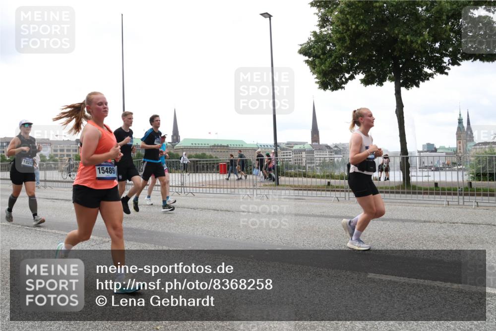 29.06.2025 - hella hamburg halbmarathon Lena Gebhardt http://msf.ph/oto/8368258 29.06.2025 10:48:42 Lombardsbrücke 1828, 15489, 1142, 1167, 1584, 1645, 2160, 2195, 2437, 2438, 2475, 2627, 2716, 2756, 2792, 2909, 3215, 3224, 3320, 3504, 3661, 4588, 5010, 5479, 5480, 5585, 5781, 6015, 6143, 6437, 6566, 7062, 7203, 7532, 7947, 7948, 8461, 8719, 8760, 8948, 9552, 9775, 9787, 10059, 10145, 10204, 10366, 10524, 10654, 10656, 11000, 11364, 11365, 13814, 13845, 15715, 16498, 16499, 16701 meine-sportfotos.de