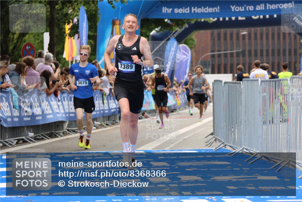 29.06.2025 - hella hamburg halbmarathon Strokosch-Dieckow http://msf.ph/oto/8368366 29.06.2025 10:28:12 Ziel 3075, 7389, 15883 meine-sportfotos.de