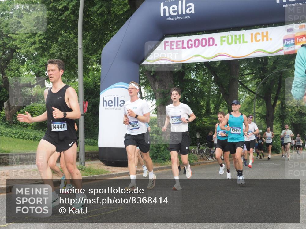 29.06.2025 - hella hamburg halbmarathon KatJ http://msf.ph/oto/8368414 29.06.2025 10:23:18 Zwischen KM18-KM19 5550, 7628 meine-sportfotos.de