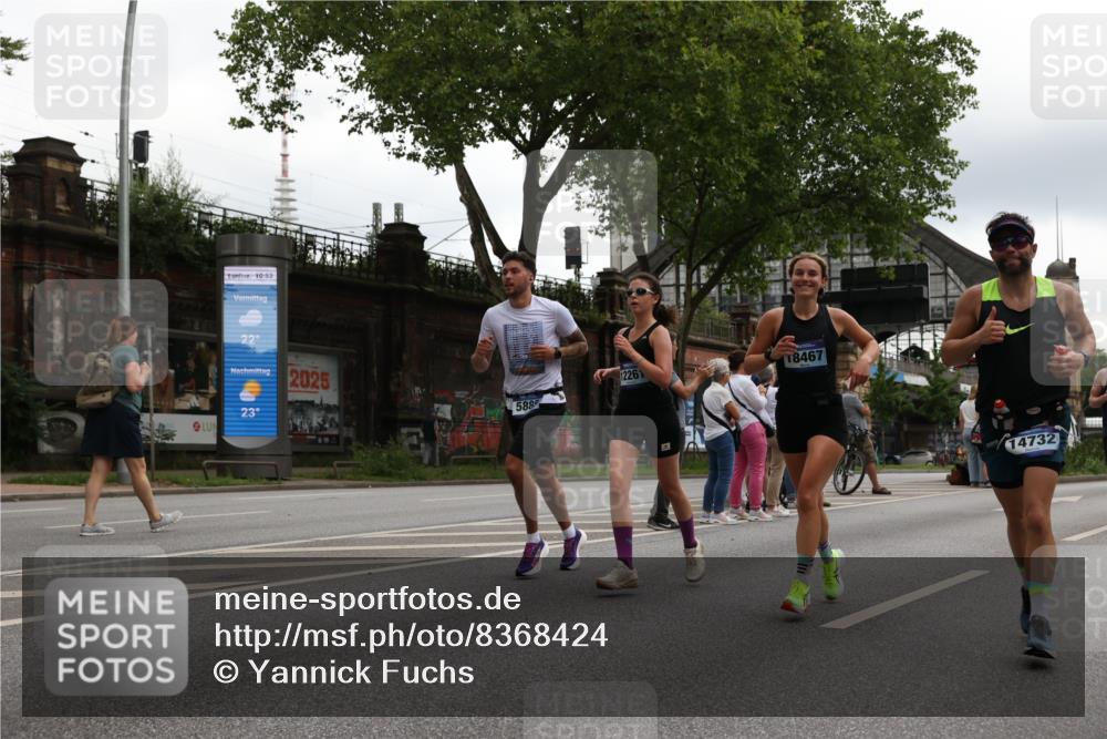 29.06.2025 - hella hamburg halbmarathon Yannick Fuchs http://msf.ph/oto/8368424 29.06.2025 10:53:28 20KM 2348, 2780, 3114, 3279, 3425, 3983, 4088, 4238, 4796, 4986, 5885, 6087, 6220, 6438, 7031, 7223, 7287, 8030, 8807, 9985, 10488, 10587, 10896, 10943, 11018, 11114, 11757, 11935, 11938, 12206, 12261, 12564, 12736, 12779, 12862, 13583, 13706, 13761, 14567, 14732, 14902, 14928, 14965, 15232, 15284, 15785, 16227, 16530, 16754, 16910, 16915, 16980, 17176, 17304, 17503, 17630, 18467, 18485, 18716, 18855, 19015, 19160 meine-sportfotos.de