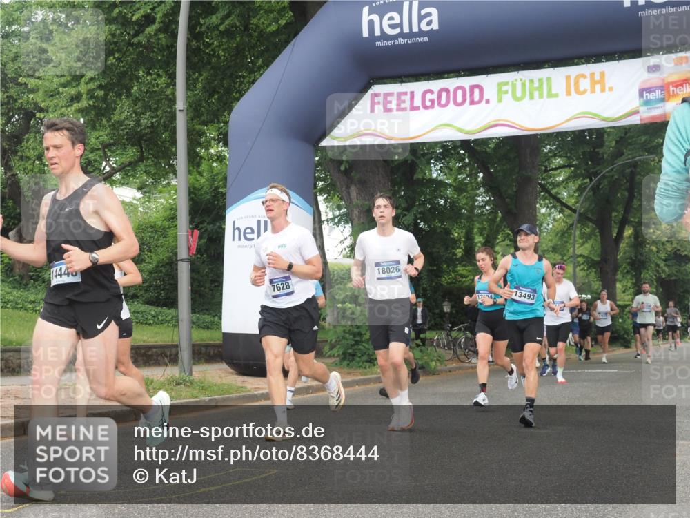 29.06.2025 - hella hamburg halbmarathon KatJ http://msf.ph/oto/8368444 29.06.2025 10:23:18 Zwischen KM18-KM19 5550, 7628 meine-sportfotos.de