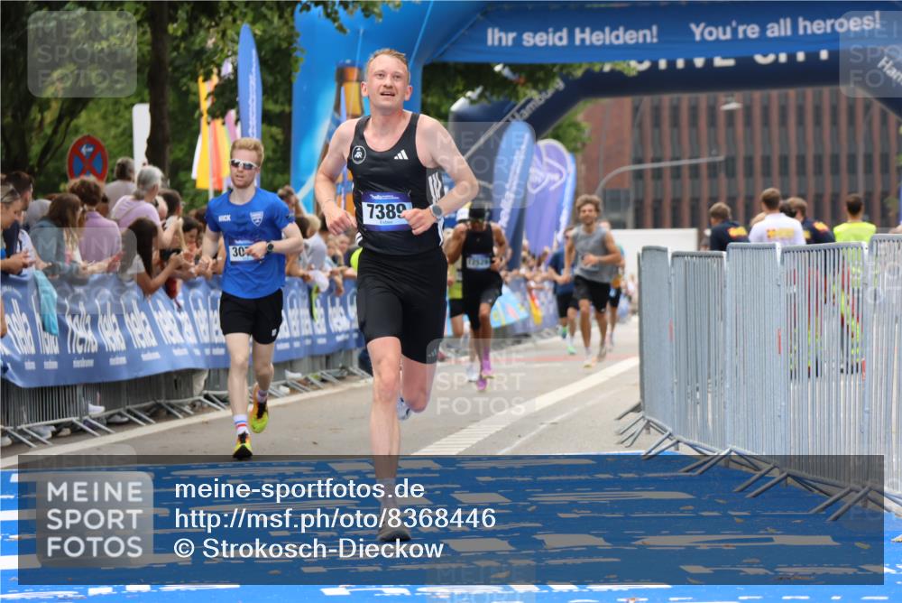 29.06.2025 - hella hamburg halbmarathon Strokosch-Dieckow http://msf.ph/oto/8368446 29.06.2025 10:28:12 Ziel 3075, 7389, 15883 meine-sportfotos.de