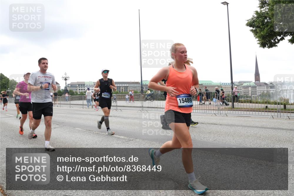 29.06.2025 - hella hamburg halbmarathon Lena Gebhardt http://msf.ph/oto/8368449 29.06.2025 10:48:42 Lombardsbrücke 1142, 18282, 15489, 1142, 1167, 1584, 1645, 2160, 2195, 2437, 2438, 2475, 2627, 2716, 2756, 2792, 2909, 3215, 3224, 3320, 3504, 3661, 4588, 5010, 5479, 5480, 5585, 5781, 6015, 6143, 6437, 6566, 7062, 7203, 7532, 7947, 7948, 8461, 8719, 8760, 8948, 9552, 9775, 9787, 10059, 10145, 10204, 10366, 10524, 10654, 10656, 11000, 11364, 11365, 13814, 13845, 15715, 16498, 16499, 16701 meine-sportfotos.de