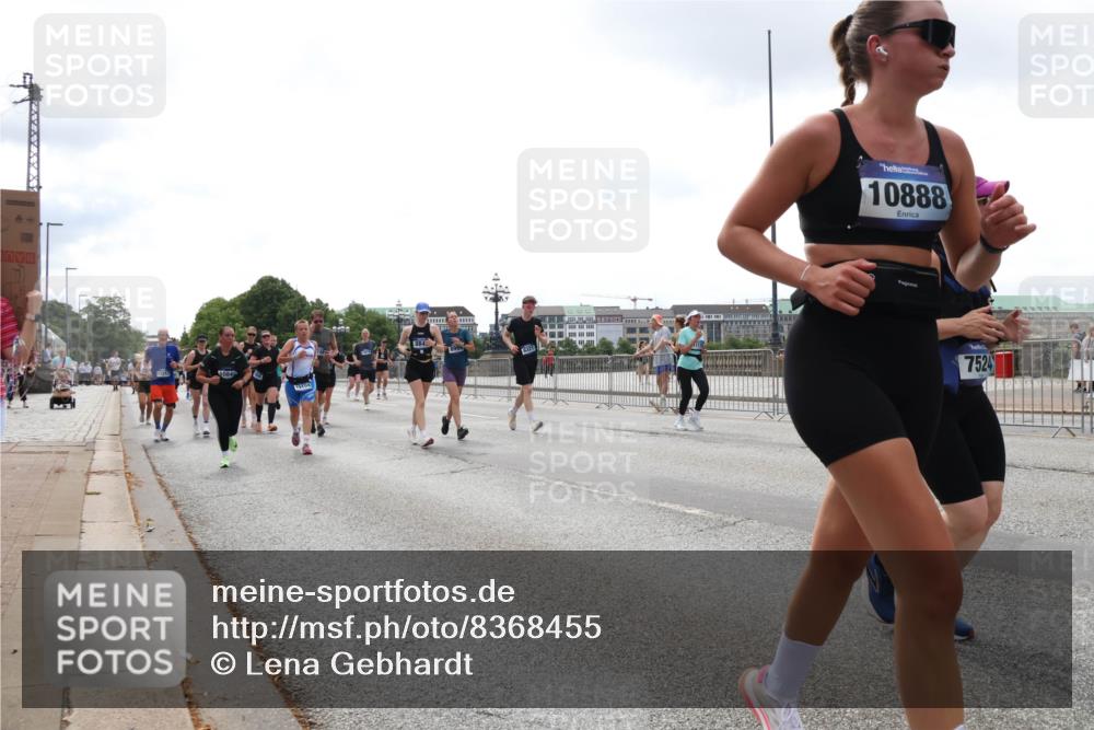 29.06.2025 - hella hamburg halbmarathon Lena Gebhardt http://msf.ph/oto/8368455 29.06.2025 10:39:36 Lombardsbrücke 12217, 04, 10888, 7524, 1760, 1856, 1883, 2092, 2313, 2571, 2574, 2578, 2843, 2893, 2976, 2998, 3046, 3275, 3353, 3727, 4298, 4523, 4603, 4609, 4659, 4752, 4855, 4882, 5045, 5701, 6321, 6342, 6343, 6427, 6428, 6719, 6726, 6739, 6748, 7053, 7125, 7199, 7341, 7429, 7501, 7506, 7524, 7684, 7815, 8107, 8203, 8243, 8612, 8995, 9393, 9420, 9446, 9569, 9698, 9747, 9777, 10001, 10315, 10441, 10512, 10516 meine-sportfotos.de