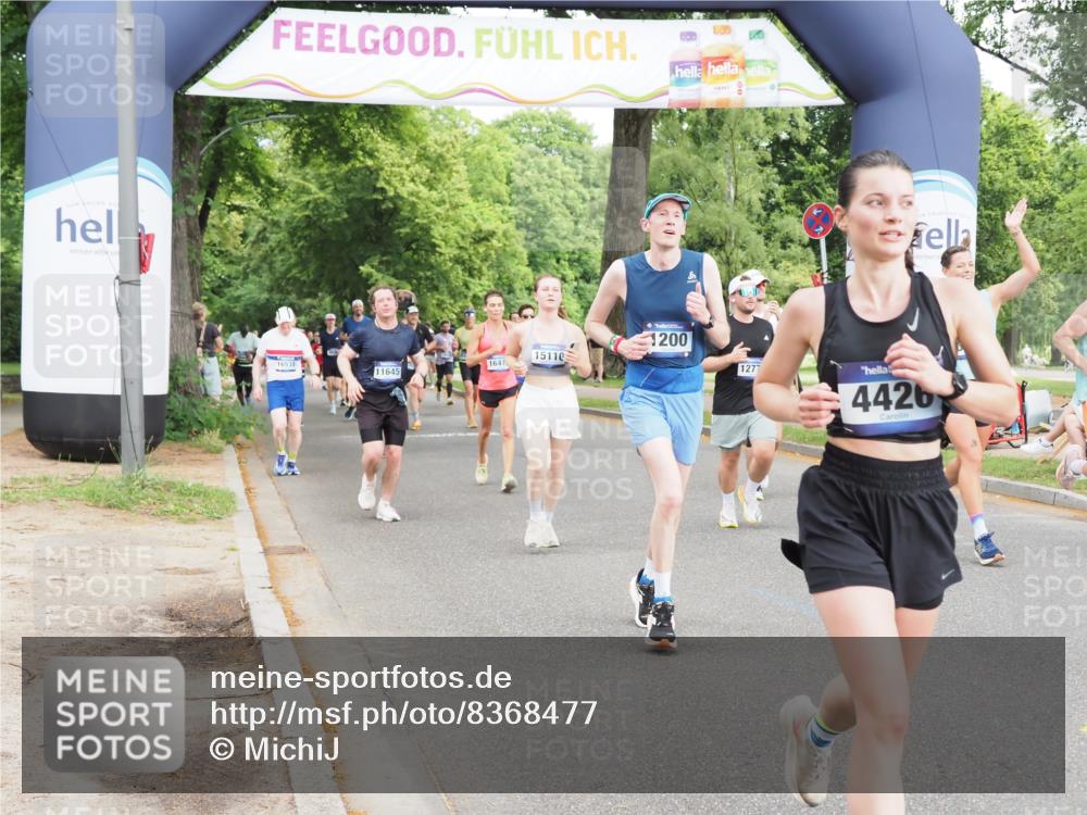 29.06.2025 - hella hamburg halbmarathon MichiJ http://msf.ph/oto/8368477 29.06.2025 10:44:17 Zwischen KM18-KM19 1200, 1833, 2488, 3413, 3859, 4426, 5015, 5134, 5457, 5458, 5728, 12773, 12774, 13376, 15110, 15584, 15726, 16531, 16830, 17769, 17848, 18966 meine-sportfotos.de