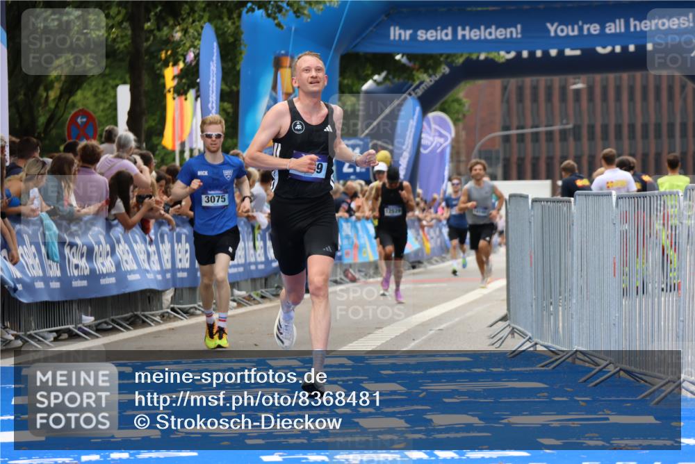 29.06.2025 - hella hamburg halbmarathon Strokosch-Dieckow http://msf.ph/oto/8368481 29.06.2025 10:28:12 Ziel 3075, 7389, 15883 meine-sportfotos.de