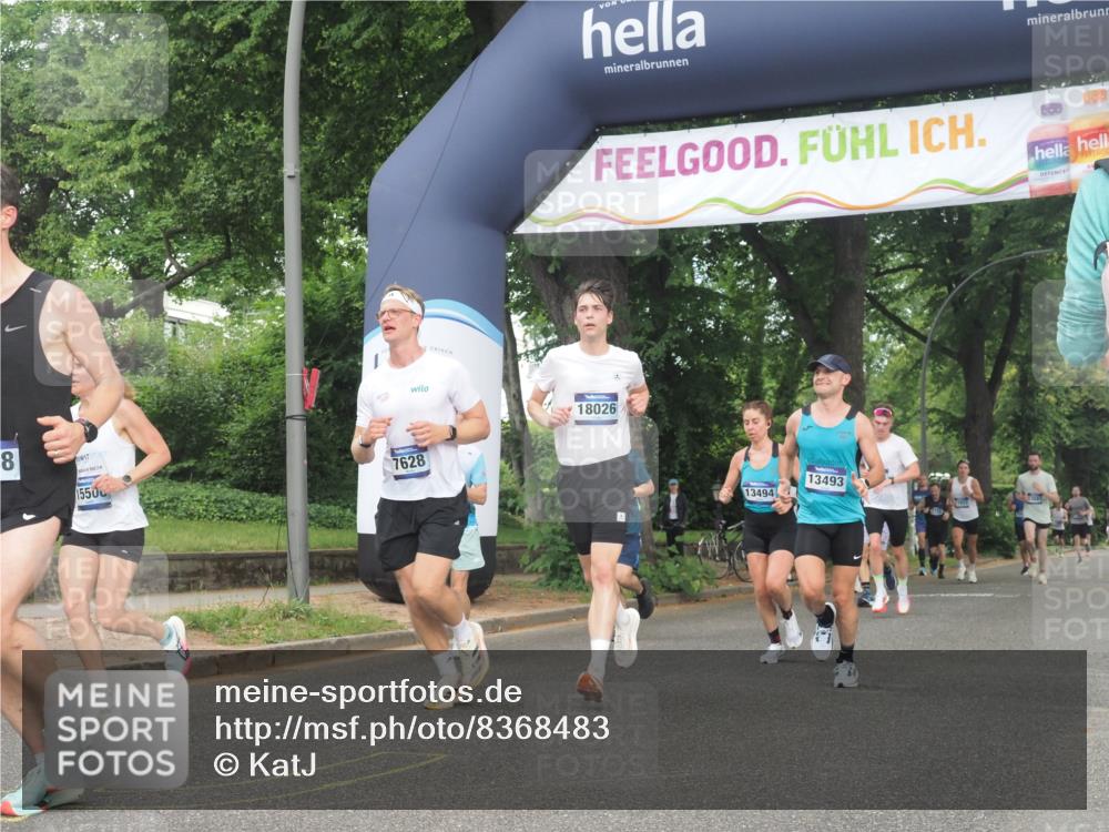 29.06.2025 - hella hamburg halbmarathon KatJ http://msf.ph/oto/8368483 29.06.2025 10:23:18 Zwischen KM18-KM19 5550, 7628 meine-sportfotos.de