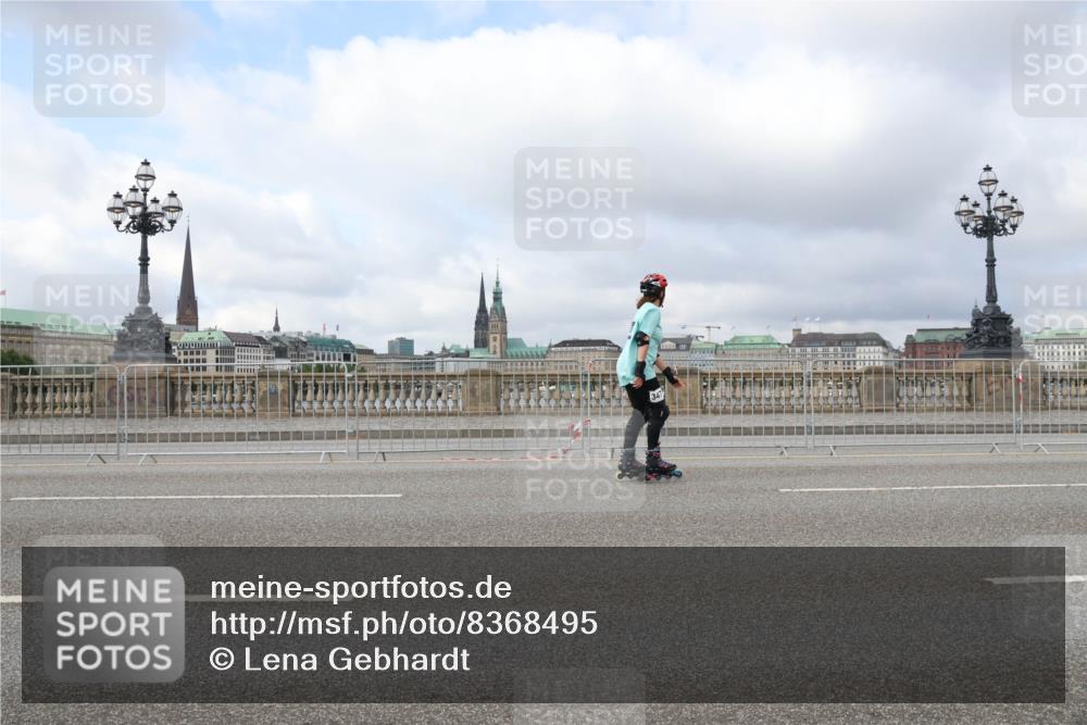 29.06.2025 - hella hamburg halbmarathon Lena Gebhardt http://msf.ph/oto/8368495 29.06.2025 09:10:56 Lombardsbrücke  meine-sportfotos.de