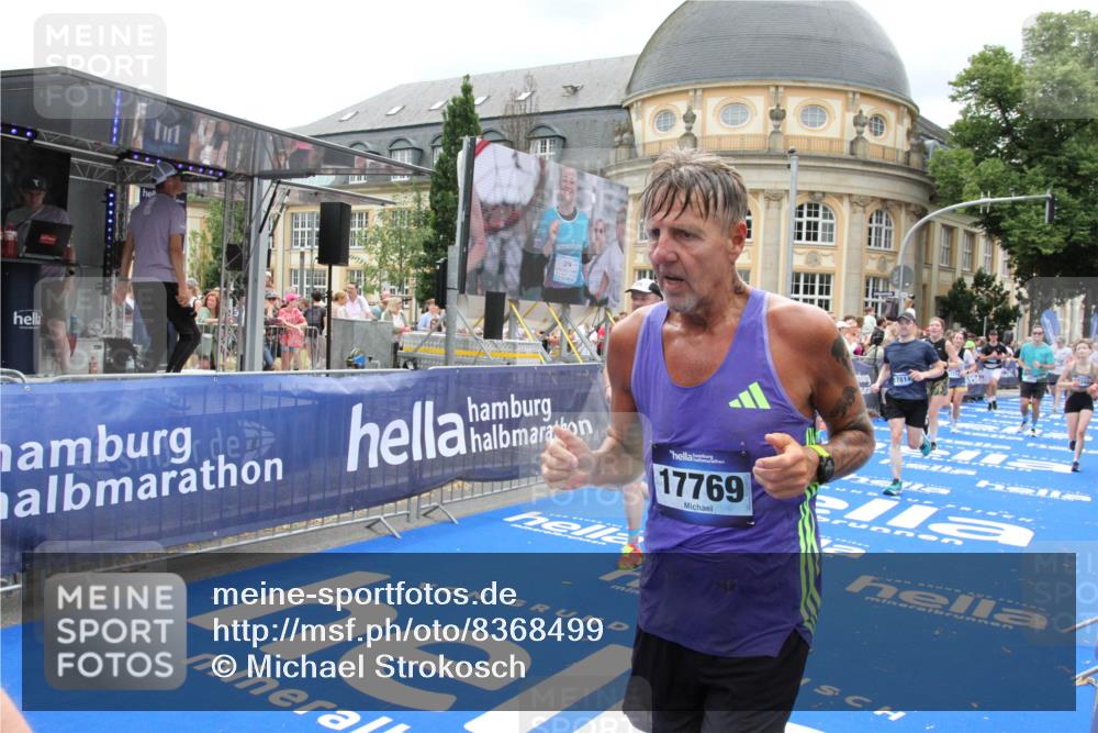 29.06.2025 - hella hamburg halbmarathon Michael Strokosch http://msf.ph/oto/8368499 29.06.2025 10:57:43 Ziel 1239, 1715, 1719, 2606, 2652, 5457, 5458, 10133, 12774, 13523, 14571, 14951, 15217, 15220, 16418, 17455, 17769, 17814, 18388, 18508, 18985 meine-sportfotos.de