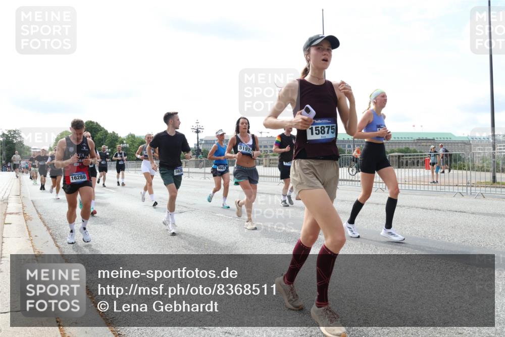 29.06.2025 - hella hamburg halbmarathon Lena Gebhardt http://msf.ph/oto/8368511 29.06.2025 10:14:42 Lombardsbrücke 16288, 1628, 5191, 1728, 15875, 1071, 1379, 1406, 1575, 1728, 2046, 2494, 2601, 2690, 2990, 3020, 3025, 3154, 3454, 3691, 3756, 3834, 3939, 4641, 5191, 5608, 5670, 5981, 6028, 6083, 6089, 6366, 6935, 7195, 7209, 7439, 7442, 7802, 7840, 7991, 8055, 8147, 8239, 8409, 8522, 8563, 8755, 8854, 8892, 9173, 9556, 9663, 9709, 9845, 10224, 10391, 10610, 10717, 10963, 12467, 13237, 13285, 14488, 16126 meine-sportfotos.de