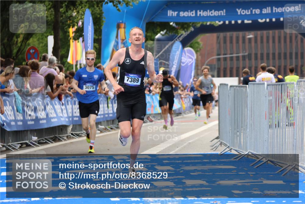29.06.2025 - hella hamburg halbmarathon Strokosch-Dieckow http://msf.ph/oto/8368529 29.06.2025 10:28:12 Ziel 3075, 7389, 15883 meine-sportfotos.de