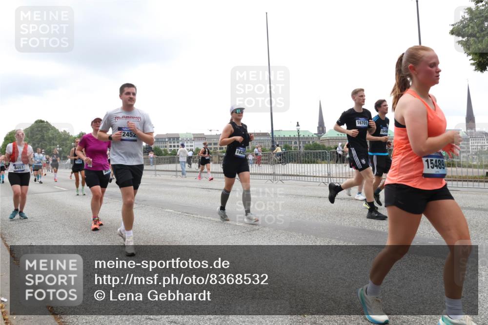 29.06.2025 - hella hamburg halbmarathon Lena Gebhardt http://msf.ph/oto/8368532 29.06.2025 10:48:43 Lombardsbrücke 1142, 8461, 2452, 1828, 16701, 18496, 15489, 1142, 1167, 1584, 1645, 2160, 2195, 2437, 2438, 2475, 2627, 2716, 2756, 2792, 2909, 3215, 3224, 3320, 3661, 4588, 5010, 5479, 5480, 5781, 6015, 6143, 6437, 6566, 7062, 7203, 7532, 7947, 7948, 8461, 8719, 8760, 8948, 9552, 9775, 9787, 10059, 10081, 10204, 10366, 10524, 10654, 10656, 11000, 11364, 11365, 13814, 13845, 15715, 16498, 16499, 16701 meine-sportfotos.de