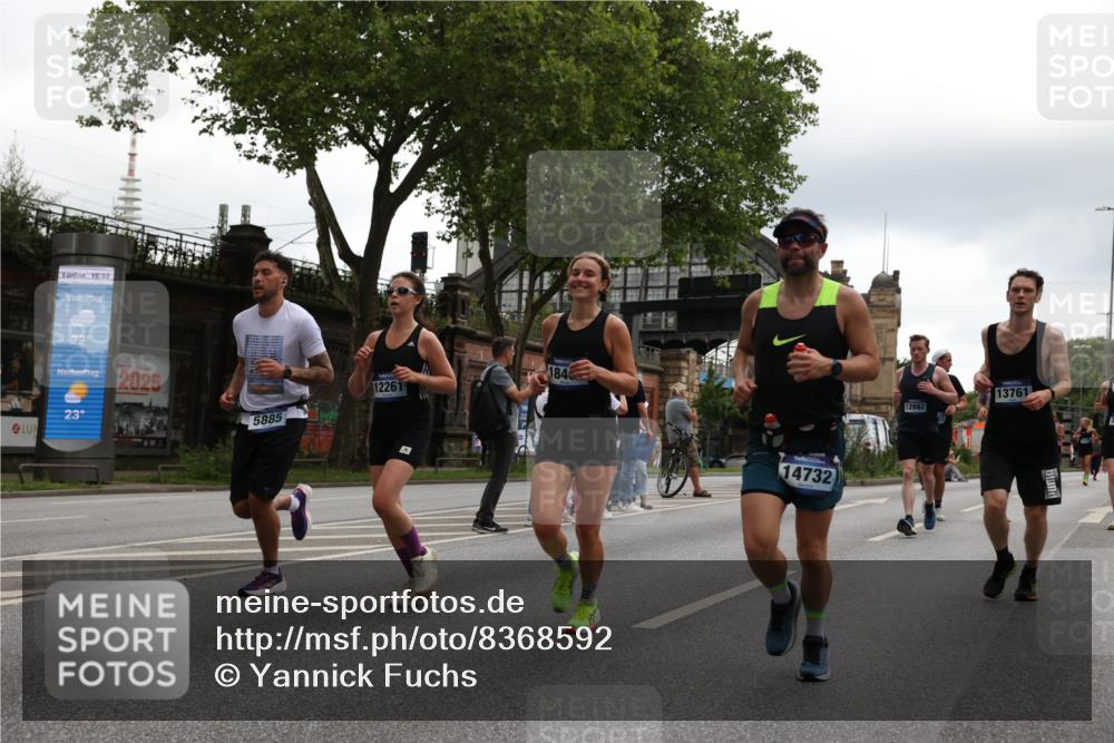 29.06.2025 - hella hamburg halbmarathon Yannick Fuchs http://msf.ph/oto/8368592 29.06.2025 10:53:28 20KM 2348, 2780, 3114, 3279, 3425, 3983, 4088, 4238, 4796, 4986, 5885, 6087, 6220, 6438, 7031, 7223, 7287, 8030, 8807, 9985, 10488, 10587, 10896, 10943, 11018, 11114, 11757, 11935, 11938, 12206, 12261, 12564, 12736, 12779, 12862, 13583, 13706, 13761, 14567, 14732, 14902, 14928, 14965, 15232, 15284, 15785, 16227, 16530, 16754, 16910, 16915, 16980, 17176, 17304, 17503, 17630, 18467, 18485, 18716, 18855, 19015, 19160 meine-sportfotos.de