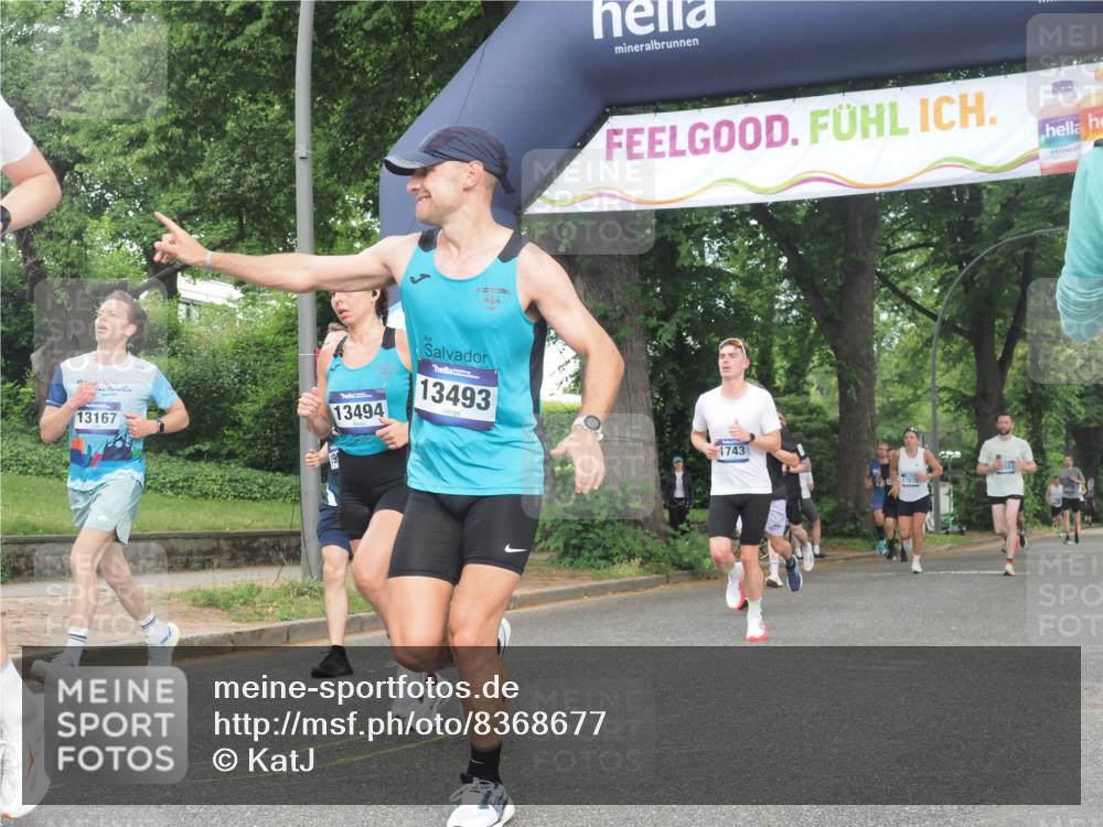 29.06.2025 - hella hamburg halbmarathon KatJ http://msf.ph/oto/8368677 29.06.2025 10:23:20 Zwischen KM18-KM19 1743, 5550, 7628 meine-sportfotos.de