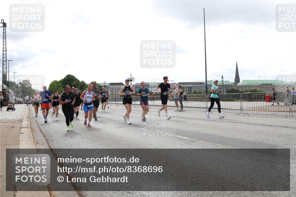 29.06.2025 - hella hamburg halbmarathon Lena Gebhardt http://msf.ph/oto/8368696 29.06.2025 10:39:37 Lombardsbrücke 6321, 12217, 1760, 1856, 1883, 2092, 2313, 2571, 2574, 2578, 2843, 2893, 2976, 2998, 3046, 3275, 3353, 3727, 3882, 3883, 3884, 4298, 4523, 4603, 4609, 4659, 4752, 4855, 4882, 5045, 5701, 6321, 6342, 6343, 6427, 6428, 6719, 6726, 6739, 6748, 7045, 7053, 7125, 7199, 7341, 7429, 7501, 7506, 7524, 7684, 7815, 8107, 8203, 8243, 8612, 8995, 9393, 9420, 9446, 9569, 9698, 9747, 9777, 10001, 10315, 10441, 10512, 10516 meine-sportfotos.de