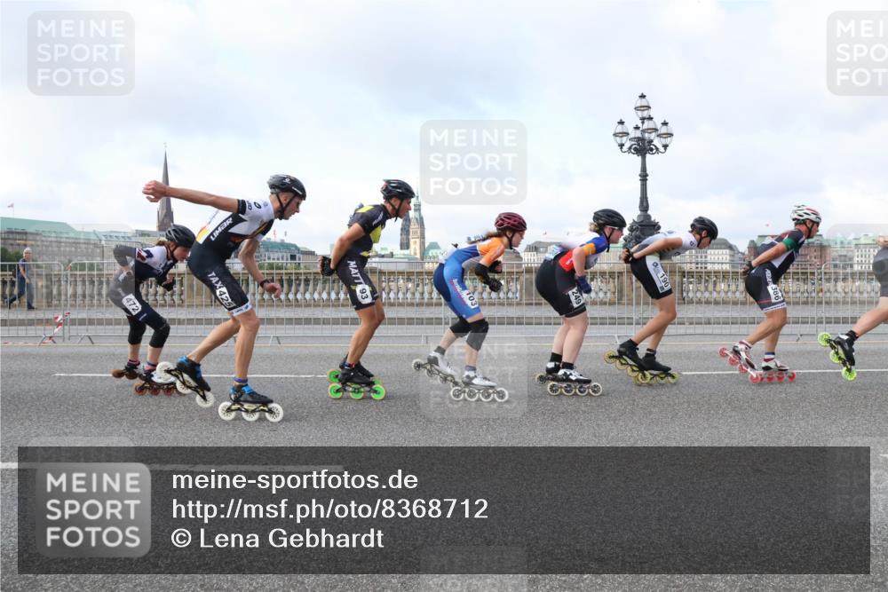 29.06.2025 - hella hamburg halbmarathon Lena Gebhardt http://msf.ph/oto/8368712 29.06.2025 08:50:02 Lombardsbrücke 472, 425, 93 meine-sportfotos.de
