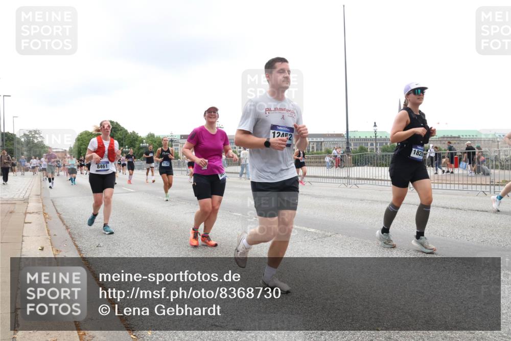 29.06.2025 - hella hamburg halbmarathon Lena Gebhardt http://msf.ph/oto/8368730 29.06.2025 10:48:43 Lombardsbrücke 8461, 1142, 12452, 1828, 1142, 1167, 1584, 1645, 2160, 2195, 2437, 2438, 2475, 2627, 2716, 2756, 2792, 2909, 3215, 3224, 3320, 3661, 4588, 5010, 5479, 5480, 5781, 6015, 6143, 6437, 6566, 7062, 7203, 7532, 7947, 7948, 8461, 8719, 8760, 8948, 9552, 9775, 9787, 10059, 10081, 10204, 10366, 10524, 10654, 10656, 11000, 11364, 11365, 13814, 13845, 15715, 16498, 16499, 16701 meine-sportfotos.de