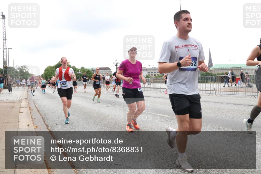 29.06.2025 - hella hamburg halbmarathon Lena Gebhardt http://msf.ph/oto/8368831 29.06.2025 10:48:44 Lombardsbrücke 8461, 1142, 52, 1142, 1167, 1584, 2160, 2195, 2437, 2438, 2475, 2627, 2716, 2792, 2909, 3215, 3224, 3320, 3661, 5010, 5479, 5480, 5551, 5781, 6015, 6143, 6437, 6566, 7062, 7203, 7532, 7947, 7948, 8461, 8719, 8760, 8948, 9552, 9775, 9787, 10059, 10081, 10204, 10366, 10524, 10654, 10656, 11000, 11364, 11365, 13814, 13845, 15715, 16498, 16499, 16701 meine-sportfotos.de