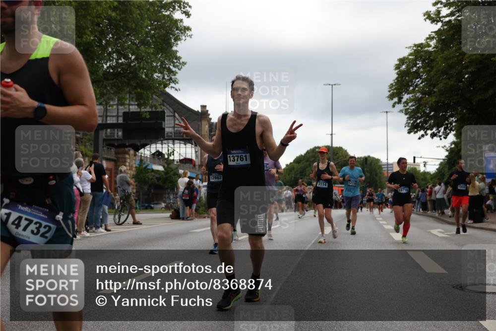 29.06.2025 - hella hamburg halbmarathon Yannick Fuchs http://msf.ph/oto/8368874 29.06.2025 10:53:29 20KM 2348, 2780, 3114, 3279, 3425, 4238, 4796, 4986, 5885, 6087, 6220, 6438, 7031, 7223, 7287, 8030, 8326, 8807, 9985, 10488, 10587, 10896, 10943, 11018, 11114, 11757, 11935, 11938, 12206, 12261, 12564, 12736, 12779, 12862, 13583, 13706, 13761, 14567, 14732, 14902, 14928, 14965, 15232, 15284, 15785, 16227, 16530, 16754, 16910, 16915, 16980, 17176, 17304, 17503, 17630, 18467, 18485, 18716, 18855, 19015, 19160 meine-sportfotos.de