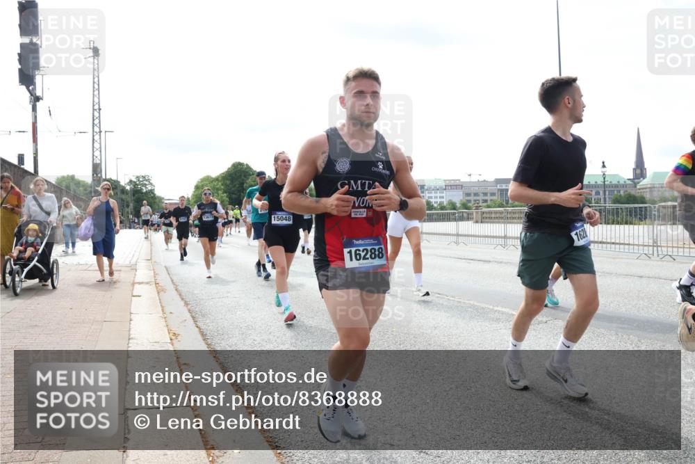 29.06.2025 - hella hamburg halbmarathon Lena Gebhardt http://msf.ph/oto/8368888 29.06.2025 10:14:43 Lombardsbrücke 1955, 13673, 15048, 16288, 1628, 1071, 1379, 1406, 1575, 1728, 2046, 2140, 2494, 2601, 2690, 2990, 3020, 3025, 3154, 3454, 3507, 3509, 3691, 3756, 3834, 3939, 4641, 5191, 5608, 5670, 5800, 5981, 6028, 6083, 6089, 6181, 6248, 6366, 6935, 7195, 7209, 7439, 7442, 7802, 7840, 7991, 8055, 8147, 8239, 8409, 8522, 8563, 8755, 8854, 8892, 9173, 9556, 9663, 9709, 9911, 10224, 10391, 10610, 10717, 10963, 12467, 13237, 14488, 16126 meine-sportfotos.de